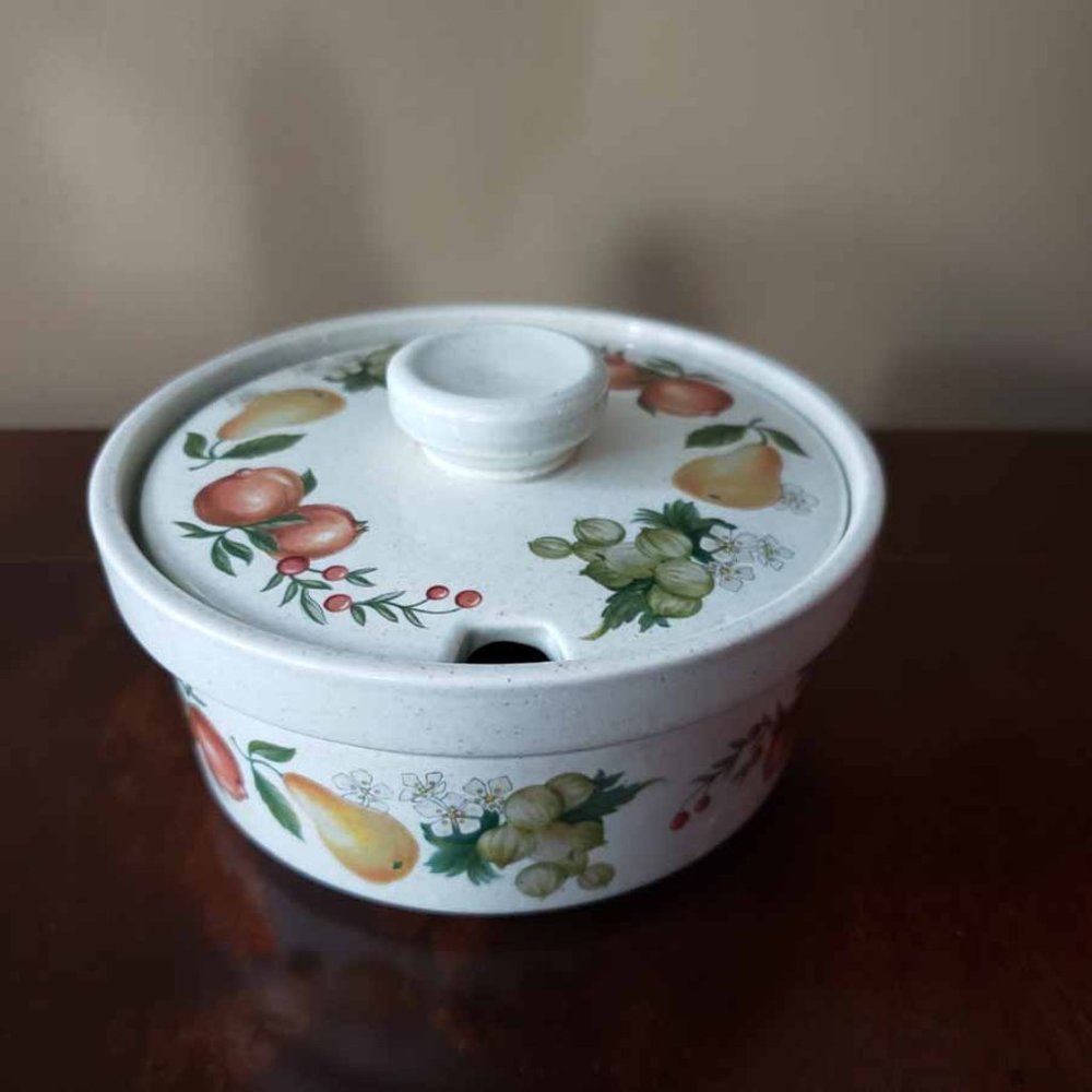 Wedgwood England QUINCE Individual Casserole Dish with Lid Oven to Table